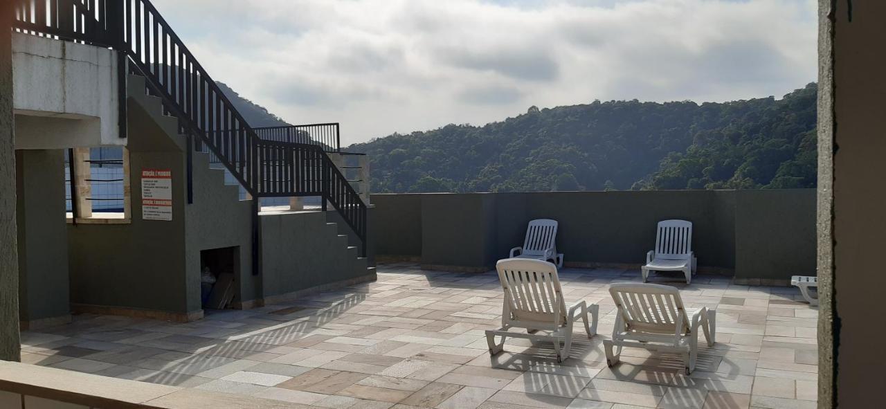 Praia Guarujá: Beachside Retreat with Pool and Flexible Check-in Exterior photo